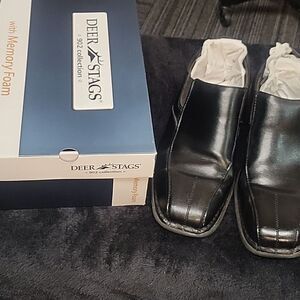 Nunn Bush black slip ons, size 9.5